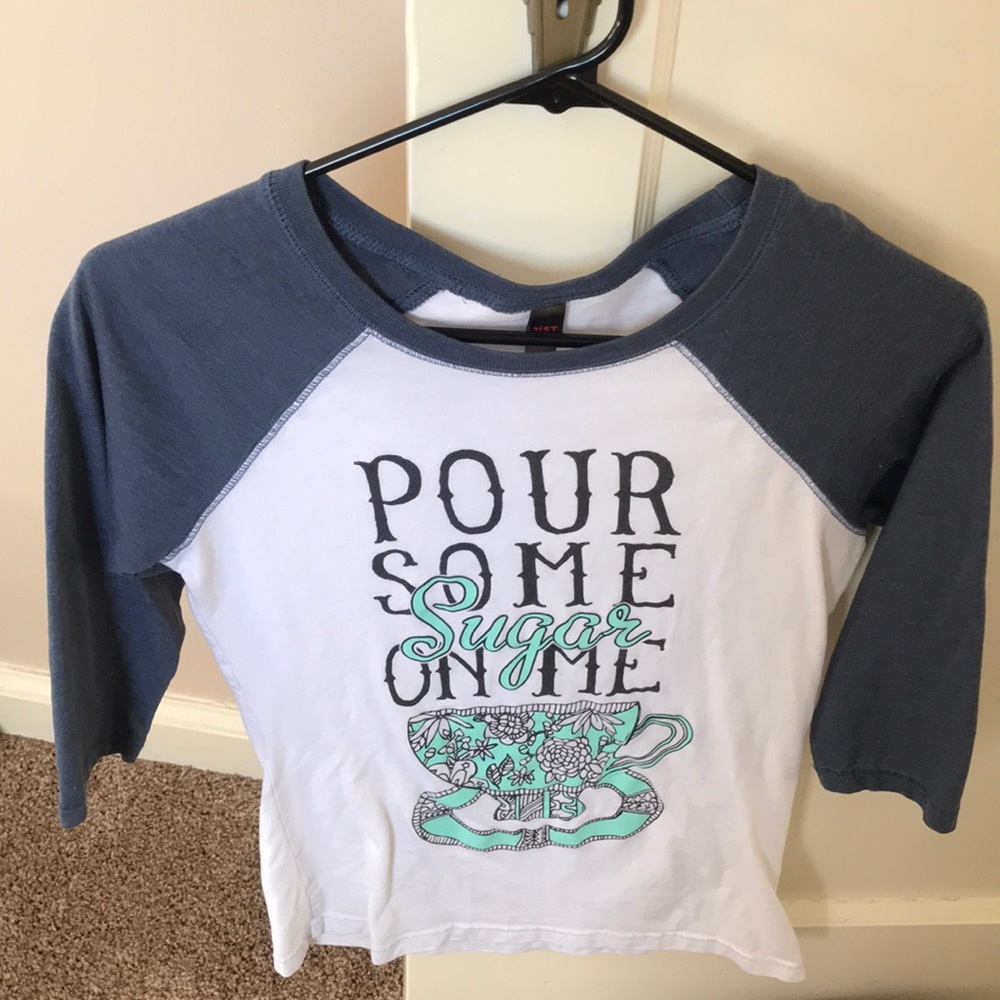 3/4 length graphic tee
